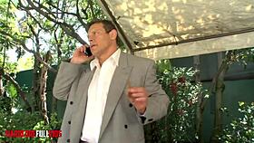 मैं हॉट ब्लॉन्ड मिल्फ स्टॉकिंग्स में डॉगीस्टाइल फक हो रही हूं