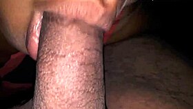 mi hermanastra me chupa el pene muy lento y me saca toda la leche con sus manitos suaves