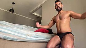 Dan Sanches live streaming his daily routine with workout and flashing