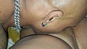 Fudendo a Cunhada da Minha Vizinha Sem Camisinha com Pierced Nipples