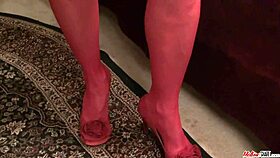 Blonde granny exclaims, 'oh yes, this pussy pump is causing me so much pleasure!'