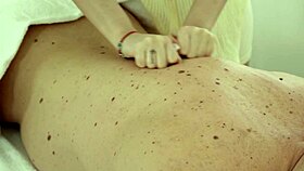 Wow, this milf gives an oiled handjob and blowjob during sensual massage!