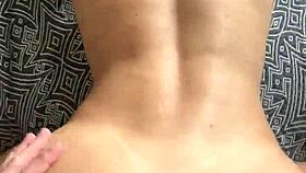 bronzeada gostosa lets novinho cum inside!