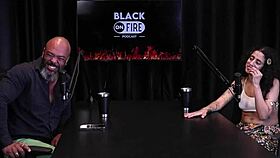 i like fat girls, want to stay single, crazy to give ass and mom's vibrator