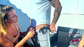 Vittoria Et Pam Et Leurs Gros Seins Se Partagent Une Queue