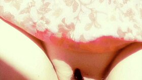 Mature exhibitionist flashes her big pussy