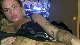 horny goth teen 18+ solos until she cums, but what a contrast