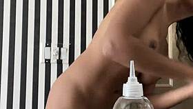 Hey, what do you think of this sexy Latina chica getting all desnuda?