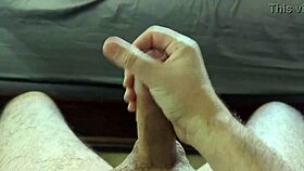 another morning jerking off 😏