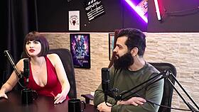 Lady Snow And Lord Kenobi Share Sensual Cast Moments!