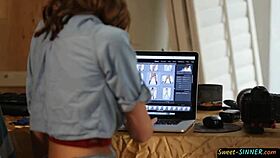 Sexy Teen Model Screws Photographer In Glamour Roleplay! Wet Pussy Action.