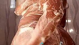 let's play with dildo in shower, big ass bouncing