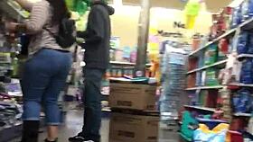 milf with phat ass caught in hidden candid shots, big booty exposed 😍