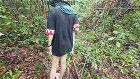 สาวไทยเดินเล่นโชว์หีริมทาง เสียงไทยชัด... beautiful young girl in garden?