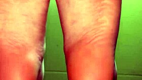 white girl shows me her feet for money, loving those fetish socks and toes vibes 🦶💸