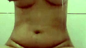 Sexy Teen Enjoys Passionate Bath Sex With Friend