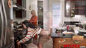 Mylfex - Close Family Celebrates With Dinner