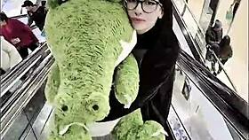 got a furry jacket and thanked with a blowjob ft qrozne?