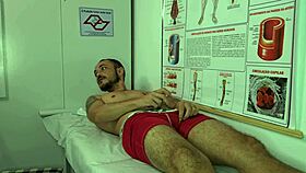 enfermeira fica excitada com ere��o do paciente