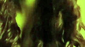 novinha cheia de tesao se masturbando em fantasia