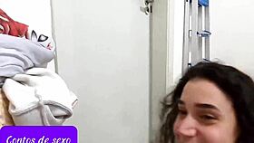 novinha casada suga pau e ganha leite na boca completo no sheer