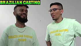 apresentando ator novato se deu bem conseguiu fuder gostoso essa morena maravilhosa com big pussy lips 😍