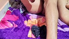 Desi girlfriend enjoys hardcore sex with her boyfriend in a fun way 😍