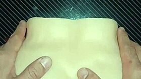 Candy sexo en posici�n de perrito le doy duro por ambos lados y me corro en su gran culo