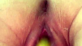 i cant stop masturbaing my wet pussy, its so horny and squirting