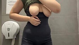 Extreme squirt on cam 😍