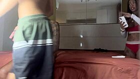 A Novinha Pequenininha Dando para o Seu Amigo