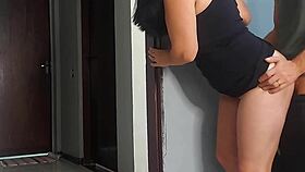 Sexo arriscado com melhor amigo do meu marido.