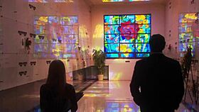 Beautiful Outdoor Threesome With Monster Cock And Licking In Pool