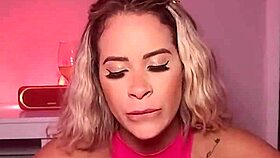 minha amiga me fez de putinho e usou minha pica pra sentar muito parte 1