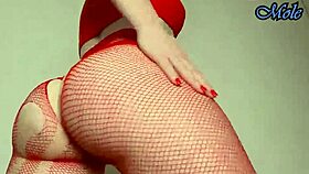 Twerking juicy round ass shaking right in front of your face