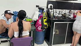 me follo a mi cuñada y esposa por culos