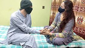 Indian Desi Bhabhi Ko Emi Na Bharny Ki Vja Sy Recovery Agent Ny Ghar A K Chod Diya Clear Hindi Audio Desi Sex