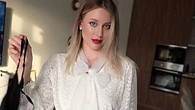 She jerks off in panties and fucks tearing leggings