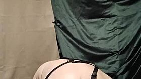 Esclave F autoséance harnais tags pute uro et magicwand