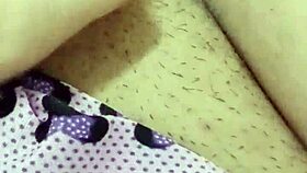 Pov bucetuda novinha tocando sua buceta grande e carnuda com shortinho da minnie geme gostoso enquanto se deda com muito tesão