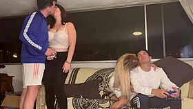 Mi Amiga Y Yo Intercambiamos Novios