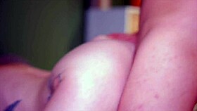 Caly milf sexy fait sa première devant la caméra