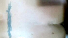 coroa pediu pizza e o entregador levou uma pica pra ela