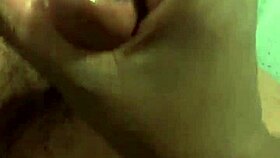 Handjob feels amazing