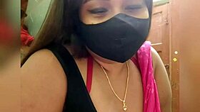 desi indian mom bhabi chats casually