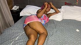 Delivery Guy Was Made to Make Her Squirt and Cum Full Video on Red