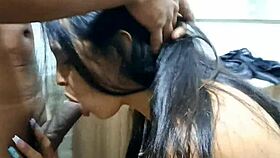 Sorprendo a mi hermanastra en el baño y me hace una deliciosa mamada pt2 me follo su delicioso coñito apretado