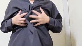 Married milf shakes hips while masturbating