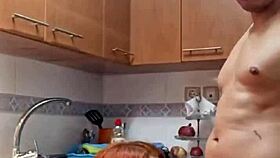 Desayunando La Vagina De Mi Suegra En La Cocina