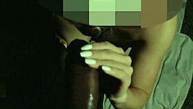 Casada ficou pelada na rua e deu o cu pro estranho no mato 😈